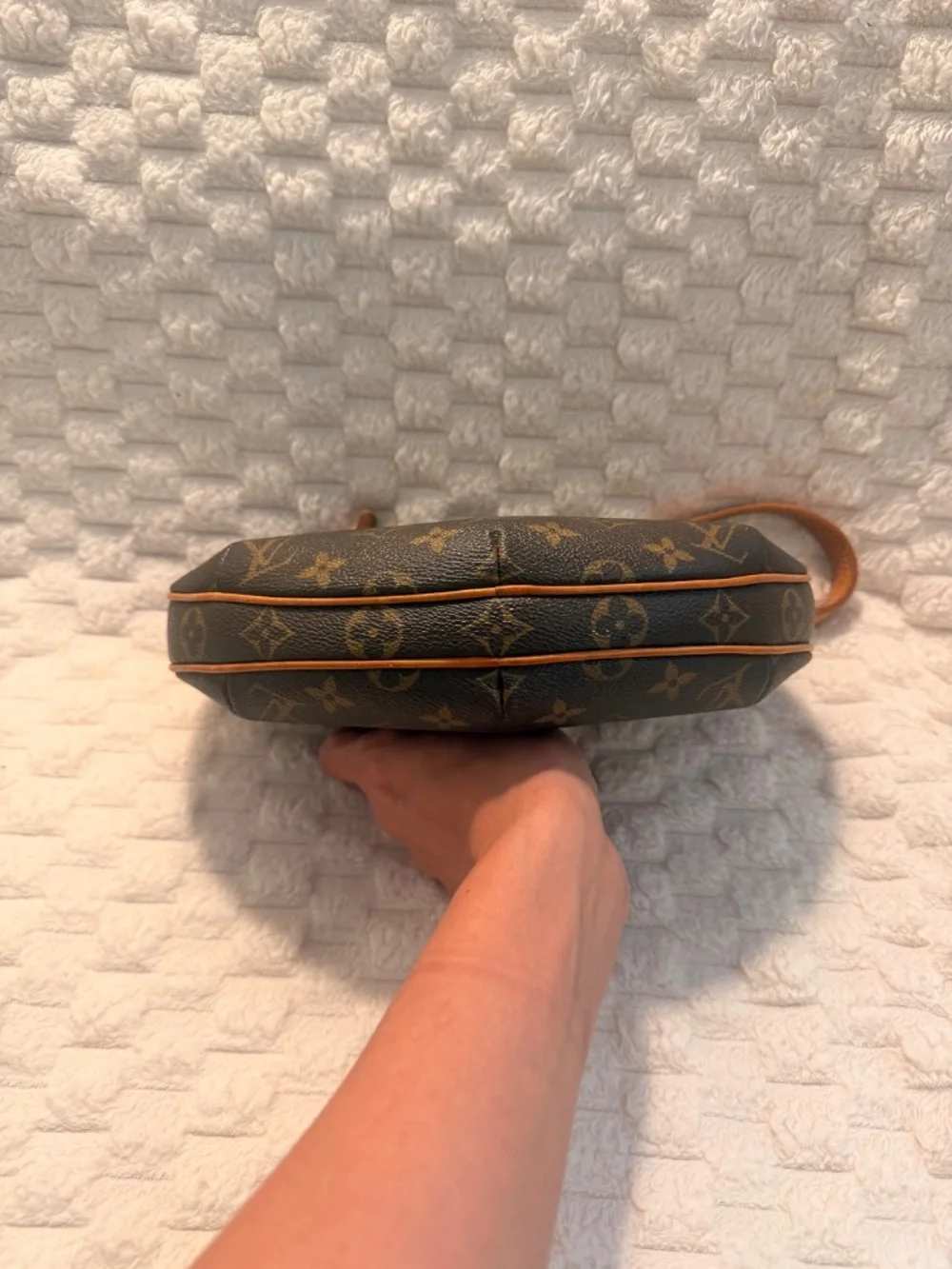 Louis Vuitton Croissant PM Monogram Vintage Shoulder Bag